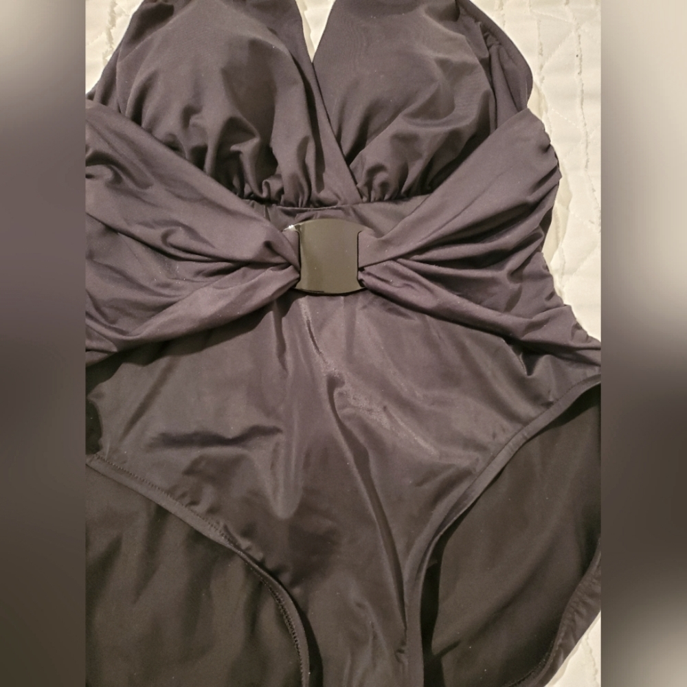 NWOT Black MagicSuit Size 16 Swimsuit with slimming technology BY MiracleSuit